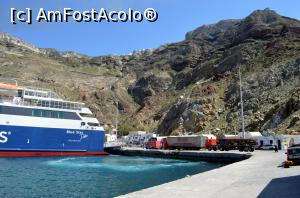 [P14] Portul din Santorini » foto by krisztike
 - 
<span class="allrVoted glyphicon glyphicon-heart hidden" id="av860015"></span>
<a class="m-l-10 hidden" id="sv860015" onclick="voting_Foto_DelVot(,860015,19727)" role="button">șterge vot <span class="glyphicon glyphicon-remove"></span></a>
<a id="v9860015" class=" c-red"  onclick="voting_Foto_SetVot(860015)" role="button"><span class="glyphicon glyphicon-heart-empty"></span> <b>LIKE</b> = Votează poza</a> <img class="hidden"  id="f860015W9" src="/imagini/loader.gif" border="0" /><span class="AjErrMes hidden" id="e860015ErM"></span>