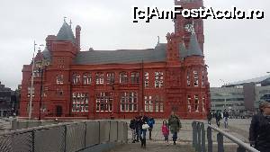 [P12] Aripa de vest a clădirii ”Pierhead” din cartierul Cardiff Bay, orașul Cardiff, Țara Galilor.  » foto by traian.leuca †
 - 
<span class="allrVoted glyphicon glyphicon-heart hidden" id="av697232"></span>
<a class="m-l-10 hidden" id="sv697232" onclick="voting_Foto_DelVot(,697232,19744)" role="button">șterge vot <span class="glyphicon glyphicon-remove"></span></a>
<a id="v9697232" class=" c-red"  onclick="voting_Foto_SetVot(697232)" role="button"><span class="glyphicon glyphicon-heart-empty"></span> <b>LIKE</b> = Votează poza</a> <img class="hidden"  id="f697232W9" src="/imagini/loader.gif" border="0" /><span class="AjErrMes hidden" id="e697232ErM"></span>