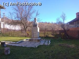 [P24] Casa memorială George Topârceanu, Nămăești » foto by Mioritik
 - 
<span class="allrVoted glyphicon glyphicon-heart hidden" id="av1292011"></span>
<a class="m-l-10 hidden" id="sv1292011" onclick="voting_Foto_DelVot(,1292011,19757)" role="button">șterge vot <span class="glyphicon glyphicon-remove"></span></a>
<a id="v91292011" class=" c-red"  onclick="voting_Foto_SetVot(1292011)" role="button"><span class="glyphicon glyphicon-heart-empty"></span> <b>LIKE</b> = Votează poza</a> <img class="hidden"  id="f1292011W9" src="/imagini/loader.gif" border="0" /><span class="AjErrMes hidden" id="e1292011ErM"></span>