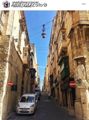 [P01] Strada din Valleta » foto by Pucca
 - 
<span class="allrVoted glyphicon glyphicon-heart hidden" id="av855538"></span>
<a class="m-l-10 hidden" id="sv855538" onclick="voting_Foto_DelVot(,855538,19760)" role="button">șterge vot <span class="glyphicon glyphicon-remove"></span></a>
<a id="v9855538" class=" c-red"  onclick="voting_Foto_SetVot(855538)" role="button"><span class="glyphicon glyphicon-heart-empty"></span> <b>LIKE</b> = Votează poza</a> <img class="hidden"  id="f855538W9" src="/imagini/loader.gif" border="0" /><span class="AjErrMes hidden" id="e855538ErM"></span>