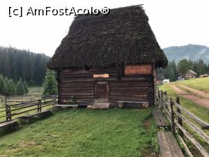 [P10] Casa moteasca - sat Ghetarul Scarisoara » foto by lumit06
 - 
<span class="allrVoted glyphicon glyphicon-heart hidden" id="av1173258"></span>
<a class="m-l-10 hidden" id="sv1173258" onclick="voting_Foto_DelVot(,1173258,19767)" role="button">șterge vot <span class="glyphicon glyphicon-remove"></span></a>
<a id="v91173258" class=" c-red"  onclick="voting_Foto_SetVot(1173258)" role="button"><span class="glyphicon glyphicon-heart-empty"></span> <b>LIKE</b> = Votează poza</a> <img class="hidden"  id="f1173258W9" src="/imagini/loader.gif" border="0" /><span class="AjErrMes hidden" id="e1173258ErM"></span>