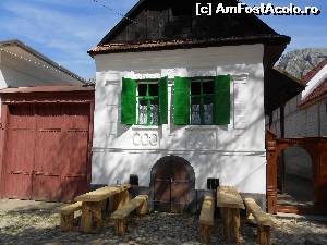 [P02] Cafe-barul cochet din Piata Centrala, unde am servit cafeaua si o inghetata » foto by sed
 - 
<span class="allrVoted glyphicon glyphicon-heart hidden" id="av676810"></span>
<a class="m-l-10 hidden" id="sv676810" onclick="voting_Foto_DelVot(,676810,19767)" role="button">șterge vot <span class="glyphicon glyphicon-remove"></span></a>
<a id="v9676810" class=" c-red"  onclick="voting_Foto_SetVot(676810)" role="button"><span class="glyphicon glyphicon-heart-empty"></span> <b>LIKE</b> = Votează poza</a> <img class="hidden"  id="f676810W9" src="/imagini/loader.gif" border="0" /><span class="AjErrMes hidden" id="e676810ErM"></span>