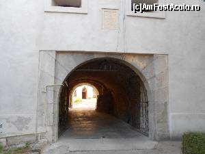 [P27] Intrarea in cetate pe sub turnul portii » foto by sed
 - 
<span class="allrVoted glyphicon glyphicon-heart hidden" id="av676865"></span>
<a class="m-l-10 hidden" id="sv676865" onclick="voting_Foto_DelVot(,676865,19767)" role="button">șterge vot <span class="glyphicon glyphicon-remove"></span></a>
<a id="v9676865" class=" c-red"  onclick="voting_Foto_SetVot(676865)" role="button"><span class="glyphicon glyphicon-heart-empty"></span> <b>LIKE</b> = Votează poza</a> <img class="hidden"  id="f676865W9" src="/imagini/loader.gif" border="0" /><span class="AjErrMes hidden" id="e676865ErM"></span>
