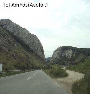 [P07] Cheile Vălișoarei.  » foto by Carmen Ion
 - 
<span class="allrVoted glyphicon glyphicon-heart hidden" id="av875964"></span>
<a class="m-l-10 hidden" id="sv875964" onclick="voting_Foto_DelVot(,875964,19767)" role="button">șterge vot <span class="glyphicon glyphicon-remove"></span></a>
<a id="v9875964" class=" c-red"  onclick="voting_Foto_SetVot(875964)" role="button"><span class="glyphicon glyphicon-heart-empty"></span> <b>LIKE</b> = Votează poza</a> <img class="hidden"  id="f875964W9" src="/imagini/loader.gif" border="0" /><span class="AjErrMes hidden" id="e875964ErM"></span>