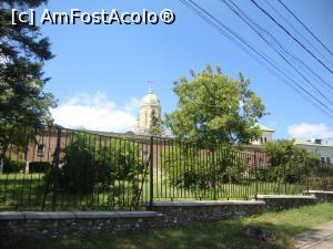 [P05] Am parcat și ne îndreptăm la pas către intrarea în curtea mănăstirii Dealu.  » foto by Floryn81
 - 
<span class="allrVoted glyphicon glyphicon-heart hidden" id="av795592"></span>
<a class="m-l-10 hidden" id="sv795592" onclick="voting_Foto_DelVot(,795592,19770)" role="button">șterge vot <span class="glyphicon glyphicon-remove"></span></a>
<a id="v9795592" class=" c-red"  onclick="voting_Foto_SetVot(795592)" role="button"><span class="glyphicon glyphicon-heart-empty"></span> <b>LIKE</b> = Votează poza</a> <img class="hidden"  id="f795592W9" src="/imagini/loader.gif" border="0" /><span class="AjErrMes hidden" id="e795592ErM"></span>