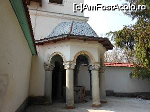 [P10] Mănăstirea Sitaru - Aghiszmatarul aflat la baza turnului clopotniță.  » foto by iulianic
 - 
<span class="allrVoted glyphicon glyphicon-heart hidden" id="av699670"></span>
<a class="m-l-10 hidden" id="sv699670" onclick="voting_Foto_DelVot(,699670,19771)" role="button">șterge vot <span class="glyphicon glyphicon-remove"></span></a>
<a id="v9699670" class=" c-red"  onclick="voting_Foto_SetVot(699670)" role="button"><span class="glyphicon glyphicon-heart-empty"></span> <b>LIKE</b> = Votează poza</a> <img class="hidden"  id="f699670W9" src="/imagini/loader.gif" border="0" /><span class="AjErrMes hidden" id="e699670ErM"></span>