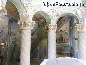 [P11] Mănăstirea Sitaru - Decorațiunile în culori calde ale aghiazmatarului.  » foto by iulianic
 - 
<span class="allrVoted glyphicon glyphicon-heart hidden" id="av699671"></span>
<a class="m-l-10 hidden" id="sv699671" onclick="voting_Foto_DelVot(,699671,19771)" role="button">șterge vot <span class="glyphicon glyphicon-remove"></span></a>
<a id="v9699671" class=" c-red"  onclick="voting_Foto_SetVot(699671)" role="button"><span class="glyphicon glyphicon-heart-empty"></span> <b>LIKE</b> = Votează poza</a> <img class="hidden"  id="f699671W9" src="/imagini/loader.gif" border="0" /><span class="AjErrMes hidden" id="e699671ErM"></span>