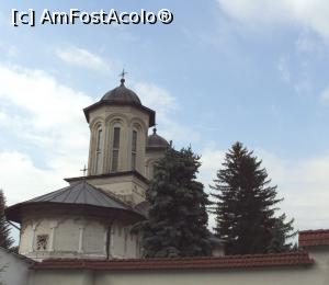 [P08] Biserica Mănăstirii Sfântul Nicolae Balamuci (Sitaru) fotografiată din spate, din cimitir.  » foto by Carmen Ion
 - 
<span class="allrVoted glyphicon glyphicon-heart hidden" id="av741468"></span>
<a class="m-l-10 hidden" id="sv741468" onclick="voting_Foto_DelVot(,741468,19771)" role="button">șterge vot <span class="glyphicon glyphicon-remove"></span></a>
<a id="v9741468" class=" c-red"  onclick="voting_Foto_SetVot(741468)" role="button"><span class="glyphicon glyphicon-heart-empty"></span> <b>LIKE</b> = Votează poza</a> <img class="hidden"  id="f741468W9" src="/imagini/loader.gif" border="0" /><span class="AjErrMes hidden" id="e741468ErM"></span>