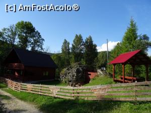 [P05] O vilă de închiriat bine amplasată pe drumul spre Casacada Pișoaia.  » foto by tata123 🔱
 - 
<span class="allrVoted glyphicon glyphicon-heart hidden" id="av1121297"></span>
<a class="m-l-10 hidden" id="sv1121297" onclick="voting_Foto_DelVot(,1121297,19774)" role="button">șterge vot <span class="glyphicon glyphicon-remove"></span></a>
<a id="v91121297" class=" c-red"  onclick="voting_Foto_SetVot(1121297)" role="button"><span class="glyphicon glyphicon-heart-empty"></span> <b>LIKE</b> = Votează poza</a> <img class="hidden"  id="f1121297W9" src="/imagini/loader.gif" border="0" /><span class="AjErrMes hidden" id="e1121297ErM"></span>