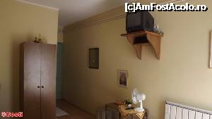 [P14] O vedere spre holul de la intrarea camerei.  » foto by Costi
 - 
<span class="allrVoted glyphicon glyphicon-heart hidden" id="av700662"></span>
<a class="m-l-10 hidden" id="sv700662" onclick="voting_Foto_DelVot(,700662,19779)" role="button">șterge vot <span class="glyphicon glyphicon-remove"></span></a>
<a id="v9700662" class=" c-red"  onclick="voting_Foto_SetVot(700662)" role="button"><span class="glyphicon glyphicon-heart-empty"></span> <b>LIKE</b> = Votează poza</a> <img class="hidden"  id="f700662W9" src="/imagini/loader.gif" border="0" /><span class="AjErrMes hidden" id="e700662ErM"></span>