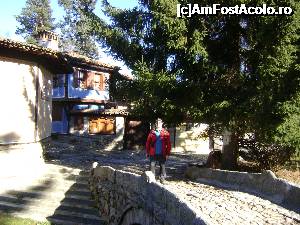[P10] Unul din podurile din piatra din Koprivshtitsa » foto by Testosu'
 - 
<span class="allrVoted glyphicon glyphicon-heart hidden" id="av703026"></span>
<a class="m-l-10 hidden" id="sv703026" onclick="voting_Foto_DelVot(,703026,19795)" role="button">șterge vot <span class="glyphicon glyphicon-remove"></span></a>
<a id="v9703026" class=" c-red"  onclick="voting_Foto_SetVot(703026)" role="button"><span class="glyphicon glyphicon-heart-empty"></span> <b>LIKE</b> = Votează poza</a> <img class="hidden"  id="f703026W9" src="/imagini/loader.gif" border="0" /><span class="AjErrMes hidden" id="e703026ErM"></span>