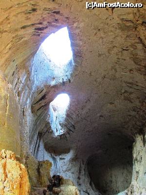 [P25] Prohodna Cave (sau Ochii lui Dumnezeu)  » foto by Testosu'
 - 
<span class="allrVoted glyphicon glyphicon-heart hidden" id="av703041"></span>
<a class="m-l-10 hidden" id="sv703041" onclick="voting_Foto_DelVot(,703041,19795)" role="button">șterge vot <span class="glyphicon glyphicon-remove"></span></a>
<a id="v9703041" class=" c-red"  onclick="voting_Foto_SetVot(703041)" role="button"><span class="glyphicon glyphicon-heart-empty"></span> <b>LIKE</b> = Votează poza</a> <img class="hidden"  id="f703041W9" src="/imagini/loader.gif" border="0" /><span class="AjErrMes hidden" id="e703041ErM"></span>