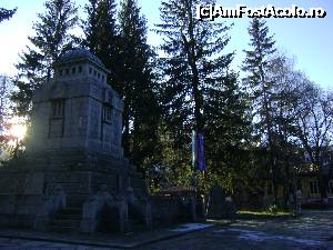 [P04] Monumentul osuar din Koprivshtitsa » foto by Testosu'
 - 
<span class="allrVoted glyphicon glyphicon-heart hidden" id="av703020"></span>
<a class="m-l-10 hidden" id="sv703020" onclick="voting_Foto_DelVot(,703020,19795)" role="button">șterge vot <span class="glyphicon glyphicon-remove"></span></a>
<a id="v9703020" class=" c-red"  onclick="voting_Foto_SetVot(703020)" role="button"><span class="glyphicon glyphicon-heart-empty"></span> <b>LIKE</b> = Votează poza</a> <img class="hidden"  id="f703020W9" src="/imagini/loader.gif" border="0" /><span class="AjErrMes hidden" id="e703020ErM"></span>