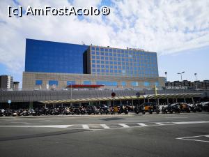 [P02] Hotel Barcelo Sants; aici, văzut din față; jos este parcarea de motociclete a gării, sus se zărește o parte din parcarea hotelului » foto by crismis
 - 
<span class="allrVoted glyphicon glyphicon-heart hidden" id="av1140884"></span>
<a class="m-l-10 hidden" id="sv1140884" onclick="voting_Foto_DelVot(,1140884,19814)" role="button">șterge vot <span class="glyphicon glyphicon-remove"></span></a>
<a id="v91140884" class=" c-red"  onclick="voting_Foto_SetVot(1140884)" role="button"><span class="glyphicon glyphicon-heart-empty"></span> <b>LIKE</b> = Votează poza</a> <img class="hidden"  id="f1140884W9" src="/imagini/loader.gif" border="0" /><span class="AjErrMes hidden" id="e1140884ErM"></span>