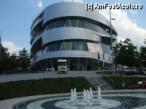 [P01] Muzeul Mercedes-Benz / Muzeul Mercedes-Benz » foto by ciprian.dima
 - 
<span class="allrVoted glyphicon glyphicon-heart hidden" id="av360730"></span>
<a class="m-l-10 hidden" id="sv360730" onclick="voting_Foto_DelVot(,360730,19836)" role="button">șterge vot <span class="glyphicon glyphicon-remove"></span></a>
<a id="v9360730" class=" c-red"  onclick="voting_Foto_SetVot(360730)" role="button"><span class="glyphicon glyphicon-heart-empty"></span> <b>LIKE</b> = Votează poza</a> <img class="hidden"  id="f360730W9" src="/imagini/loader.gif" border="0" /><span class="AjErrMes hidden" id="e360730ErM"></span>