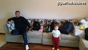 [P08] Canapeaua extensibila din living. Partea unde sta fetita se trage si se face lata cat portiunea din dreapta » foto by Wildhoney
 - 
<span class="allrVoted glyphicon glyphicon-heart hidden" id="av689506"></span>
<a class="m-l-10 hidden" id="sv689506" onclick="voting_Foto_DelVot(,689506,19839)" role="button">șterge vot <span class="glyphicon glyphicon-remove"></span></a>
<a id="v9689506" class=" c-red"  onclick="voting_Foto_SetVot(689506)" role="button"><span class="glyphicon glyphicon-heart-empty"></span> <b>LIKE</b> = Votează poza</a> <img class="hidden"  id="f689506W9" src="/imagini/loader.gif" border="0" /><span class="AjErrMes hidden" id="e689506ErM"></span>