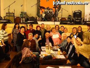 [P40] Marea mini întâlnire AFA din Bucuresti - Beraria H. In fine. Acum sunt toti :)  » foto by vega06
 - 
<span class="allrVoted glyphicon glyphicon-heart hidden" id="av704935"></span>
<a class="m-l-10 hidden" id="sv704935" onclick="voting_Foto_DelVot(,704935,19843)" role="button">șterge vot <span class="glyphicon glyphicon-remove"></span></a>
<a id="v9704935" class=" c-red"  onclick="voting_Foto_SetVot(704935)" role="button"><span class="glyphicon glyphicon-heart-empty"></span> <b>LIKE</b> = Votează poza</a> <img class="hidden"  id="f704935W9" src="/imagini/loader.gif" border="0" /><span class="AjErrMes hidden" id="e704935ErM"></span>