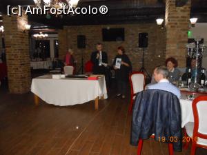 [P04] Întâlnirea AFA 2016 - Primind voucherul și biletele de avion pentru Creta.  » foto by iulianic
 - 
<span class="allrVoted glyphicon glyphicon-heart hidden" id="av724141"></span>
<a class="m-l-10 hidden" id="sv724141" onclick="voting_Foto_DelVot(,724141,19864)" role="button">șterge vot <span class="glyphicon glyphicon-remove"></span></a>
<a id="v9724141" class=" c-red"  onclick="voting_Foto_SetVot(724141)" role="button"><span class="glyphicon glyphicon-heart-empty"></span> <b>LIKE</b> = Votează poza</a> <img class="hidden"  id="f724141W9" src="/imagini/loader.gif" border="0" /><span class="AjErrMes hidden" id="e724141ErM"></span>