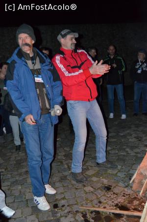 [P01] Se încălzesc la focul de tabără » foto by Ioan Raita
 - 
<span class="allrVoted glyphicon glyphicon-heart hidden" id="av726970"></span>
<a class="m-l-10 hidden" id="sv726970" onclick="voting_Foto_DelVot(,726970,19864)" role="button">șterge vot <span class="glyphicon glyphicon-remove"></span></a>
<a id="v9726970" class=" c-red"  onclick="voting_Foto_SetVot(726970)" role="button"><span class="glyphicon glyphicon-heart-empty"></span> <b>LIKE</b> = Votează poza</a> <img class="hidden"  id="f726970W9" src="/imagini/loader.gif" border="0" /><span class="AjErrMes hidden" id="e726970ErM"></span>