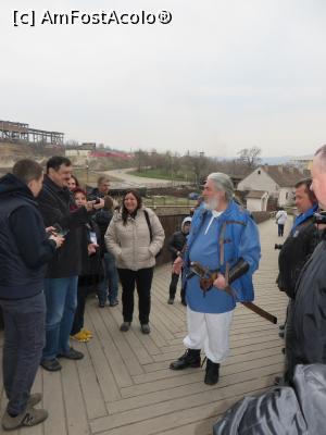 [P04] La intrare în Castelul Corvinilor - Hunedoara.  » foto by tata123 🔱
 - 
<span class="allrVoted glyphicon glyphicon-heart hidden" id="av723576"></span>
<a class="m-l-10 hidden" id="sv723576" onclick="voting_Foto_DelVot(,723576,19864)" role="button">șterge vot <span class="glyphicon glyphicon-remove"></span></a>
<a id="v9723576" class=" c-red"  onclick="voting_Foto_SetVot(723576)" role="button"><span class="glyphicon glyphicon-heart-empty"></span> <b>LIKE</b> = Votează poza</a> <img class="hidden"  id="f723576W9" src="/imagini/loader.gif" border="0" /><span class="AjErrMes hidden" id="e723576ErM"></span>