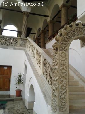 [P11] Dantelarie in piatra la Manastirea Hurezi (treptele spre biblioteca)  » foto by ccbg*
 - 
<span class="allrVoted glyphicon glyphicon-heart hidden" id="av708144"></span>
<a class="m-l-10 hidden" id="sv708144" onclick="voting_Foto_DelVot(,708144,19874)" role="button">șterge vot <span class="glyphicon glyphicon-remove"></span></a>
<a id="v9708144" class=" c-red"  onclick="voting_Foto_SetVot(708144)" role="button"><span class="glyphicon glyphicon-heart-empty"></span> <b>LIKE</b> = Votează poza</a> <img class="hidden"  id="f708144W9" src="/imagini/loader.gif" border="0" /><span class="AjErrMes hidden" id="e708144ErM"></span>