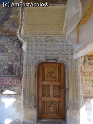 [P09] Ancadrament de piatră având în mijloc stema Țării Românești și pisania.  » foto by tata123 🔱
 - 
<span class="allrVoted glyphicon glyphicon-heart hidden" id="av1065062"></span>
<a class="m-l-10 hidden" id="sv1065062" onclick="voting_Foto_DelVot(,1065062,19874)" role="button">șterge vot <span class="glyphicon glyphicon-remove"></span></a>
<a id="v91065062" class=" c-red"  onclick="voting_Foto_SetVot(1065062)" role="button"><span class="glyphicon glyphicon-heart-empty"></span> <b>LIKE</b> = Votează poza</a> <img class="hidden"  id="f1065062W9" src="/imagini/loader.gif" border="0" /><span class="AjErrMes hidden" id="e1065062ErM"></span>