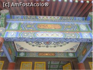 [P02] Simbolurile fericirii prezente la intrarea în principalele edificii din Beijing.  » foto by glcitizen
 - 
<span class="allrVoted glyphicon glyphicon-heart hidden" id="av949880"></span>
<a class="m-l-10 hidden" id="sv949880" onclick="voting_Foto_DelVot(,949880,19885)" role="button">șterge vot <span class="glyphicon glyphicon-remove"></span></a>
<a id="v9949880" class=" c-red"  onclick="voting_Foto_SetVot(949880)" role="button"><span class="glyphicon glyphicon-heart-empty"></span> <b>LIKE</b> = Votează poza</a> <img class="hidden"  id="f949880W9" src="/imagini/loader.gif" border="0" /><span class="AjErrMes hidden" id="e949880ErM"></span>
