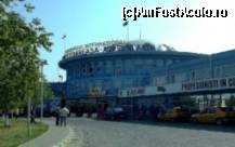 [P01] Aeroportul Aurel Vlaicu din Băneasa - Bucureşti. Nu vă lăsaţi înşelaţi de aparenţe! Pe afară-i vopsit gardu'... ! 
 (Fotografie preluată de pe Google-Imagini) » foto by Zina
 - 
<span class="allrVoted glyphicon glyphicon-heart hidden" id="av212393"></span>
<a class="m-l-10 hidden" id="sv212393" onclick="voting_Foto_DelVot(,212393,19893)" role="button">șterge vot <span class="glyphicon glyphicon-remove"></span></a>
<a id="v9212393" class=" c-red"  onclick="voting_Foto_SetVot(212393)" role="button"><span class="glyphicon glyphicon-heart-empty"></span> <b>LIKE</b> = Votează poza</a> <img class="hidden"  id="f212393W9" src="/imagini/loader.gif" border="0" /><span class="AjErrMes hidden" id="e212393ErM"></span>