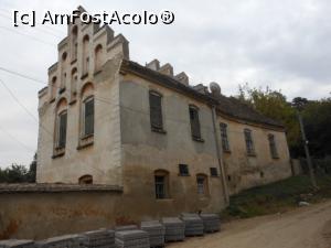 [P02] Slimnic - Casa Parohială vis-a-vis de Biserica Evanghelică Sf. Bartolomeu.  » foto by iulianic
 - 
<span class="allrVoted glyphicon glyphicon-heart hidden" id="av1112690"></span>
<a class="m-l-10 hidden" id="sv1112690" onclick="voting_Foto_DelVot(,1112690,19908)" role="button">șterge vot <span class="glyphicon glyphicon-remove"></span></a>
<a id="v91112690" class=" c-red"  onclick="voting_Foto_SetVot(1112690)" role="button"><span class="glyphicon glyphicon-heart-empty"></span> <b>LIKE</b> = Votează poza</a> <img class="hidden"  id="f1112690W9" src="/imagini/loader.gif" border="0" /><span class="AjErrMes hidden" id="e1112690ErM"></span>