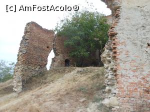 [P20] Slimnic - Zidurile exterioare, parțial prăbușite ale cetății medievale.  » foto by iulianic
 - 
<span class="allrVoted glyphicon glyphicon-heart hidden" id="av1112708"></span>
<a class="m-l-10 hidden" id="sv1112708" onclick="voting_Foto_DelVot(,1112708,19908)" role="button">șterge vot <span class="glyphicon glyphicon-remove"></span></a>
<a id="v91112708" class=" c-red"  onclick="voting_Foto_SetVot(1112708)" role="button"><span class="glyphicon glyphicon-heart-empty"></span> <b>LIKE</b> = Votează poza</a> <img class="hidden"  id="f1112708W9" src="/imagini/loader.gif" border="0" /><span class="AjErrMes hidden" id="e1112708ErM"></span>