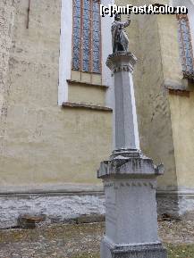 [P25] Biertan - biserica fortificata. Monumentul Georg Paul Binder si piatra celor cu purtari rele. » foto by iulianic
 - 
<span class="allrVoted glyphicon glyphicon-heart hidden" id="av267957"></span>
<a class="m-l-10 hidden" id="sv267957" onclick="voting_Foto_DelVot(,267957,19909)" role="button">șterge vot <span class="glyphicon glyphicon-remove"></span></a>
<a id="v9267957" class=" c-red"  onclick="voting_Foto_SetVot(267957)" role="button"><span class="glyphicon glyphicon-heart-empty"></span> <b>LIKE</b> = Votează poza</a> <img class="hidden"  id="f267957W9" src="/imagini/loader.gif" border="0" /><span class="AjErrMes hidden" id="e267957ErM"></span>