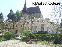 [P02] Biertan - parcul din centrul comunei, in spate se afla Cetatea si biserica Biertan » foto by biancuta
 - 
<span class="allrVoted glyphicon glyphicon-heart hidden" id="av69803"></span>
<a class="m-l-10 hidden" id="sv69803" onclick="voting_Foto_DelVot(,69803,19909)" role="button">șterge vot <span class="glyphicon glyphicon-remove"></span></a>
<a id="v969803" class=" c-red"  onclick="voting_Foto_SetVot(69803)" role="button"><span class="glyphicon glyphicon-heart-empty"></span> <b>LIKE</b> = Votează poza</a> <img class="hidden"  id="f69803W9" src="/imagini/loader.gif" border="0" /><span class="AjErrMes hidden" id="e69803ErM"></span>