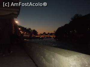 [P10] Ne îndreptăm spre Pont Neuf, acompaniați de foșnetul discret al apei » foto by diacrys*
 - 
<span class="allrVoted glyphicon glyphicon-heart hidden" id="av736180"></span>
<a class="m-l-10 hidden" id="sv736180" onclick="voting_Foto_DelVot(,736180,19910)" role="button">șterge vot <span class="glyphicon glyphicon-remove"></span></a>
<a id="v9736180" class=" c-red"  onclick="voting_Foto_SetVot(736180)" role="button"><span class="glyphicon glyphicon-heart-empty"></span> <b>LIKE</b> = Votează poza</a> <img class="hidden"  id="f736180W9" src="/imagini/loader.gif" border="0" /><span class="AjErrMes hidden" id="e736180ErM"></span>