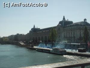 [P15] Pudra albastră urcând spre cer, în fața Musee d'Orsay » foto by diacrys*
 - 
<span class="allrVoted glyphicon glyphicon-heart hidden" id="av736185"></span>
<a class="m-l-10 hidden" id="sv736185" onclick="voting_Foto_DelVot(,736185,19910)" role="button">șterge vot <span class="glyphicon glyphicon-remove"></span></a>
<a id="v9736185" class=" c-red"  onclick="voting_Foto_SetVot(736185)" role="button"><span class="glyphicon glyphicon-heart-empty"></span> <b>LIKE</b> = Votează poza</a> <img class="hidden"  id="f736185W9" src="/imagini/loader.gif" border="0" /><span class="AjErrMes hidden" id="e736185ErM"></span>