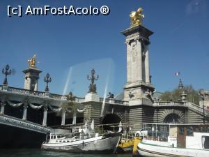 [P18] Pont Alexandre III, inconfundabil cu ornamentele sale aurite » foto by diacrys*
 - 
<span class="allrVoted glyphicon glyphicon-heart hidden" id="av736188"></span>
<a class="m-l-10 hidden" id="sv736188" onclick="voting_Foto_DelVot(,736188,19910)" role="button">șterge vot <span class="glyphicon glyphicon-remove"></span></a>
<a id="v9736188" class=" c-red"  onclick="voting_Foto_SetVot(736188)" role="button"><span class="glyphicon glyphicon-heart-empty"></span> <b>LIKE</b> = Votează poza</a> <img class="hidden"  id="f736188W9" src="/imagini/loader.gif" border="0" /><span class="AjErrMes hidden" id="e736188ErM"></span>