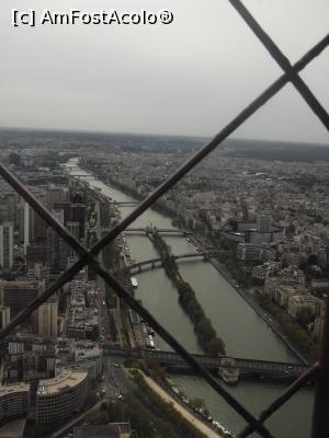 [P11] Perspectivă din vârful turnului Eiffel, spre partea stângă a Senei » foto by diacrys*
 - 
<span class="allrVoted glyphicon glyphicon-heart hidden" id="av735066"></span>
<a class="m-l-10 hidden" id="sv735066" onclick="voting_Foto_DelVot(,735066,19911)" role="button">șterge vot <span class="glyphicon glyphicon-remove"></span></a>
<a id="v9735066" class=" c-red"  onclick="voting_Foto_SetVot(735066)" role="button"><span class="glyphicon glyphicon-heart-empty"></span> <b>LIKE</b> = Votează poza</a> <img class="hidden"  id="f735066W9" src="/imagini/loader.gif" border="0" /><span class="AjErrMes hidden" id="e735066ErM"></span>