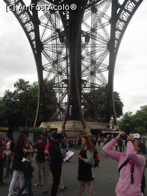 [P02] La picioarele turnului Eiffel » foto by diacrys*
 - 
<span class="allrVoted glyphicon glyphicon-heart hidden" id="av735054"></span>
<a class="m-l-10 hidden" id="sv735054" onclick="voting_Foto_DelVot(,735054,19911)" role="button">șterge vot <span class="glyphicon glyphicon-remove"></span></a>
<a id="v9735054" class=" c-red"  onclick="voting_Foto_SetVot(735054)" role="button"><span class="glyphicon glyphicon-heart-empty"></span> <b>LIKE</b> = Votează poza</a> <img class="hidden"  id="f735054W9" src="/imagini/loader.gif" border="0" /><span class="AjErrMes hidden" id="e735054ErM"></span>