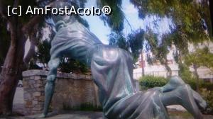 [P31] Statuia cu femeia in genunchi cu fata la biserica » foto by dianamea
 - 
<span class="allrVoted glyphicon glyphicon-heart hidden" id="av887904"></span>
<a class="m-l-10 hidden" id="sv887904" onclick="voting_Foto_DelVot(,887904,19914)" role="button">șterge vot <span class="glyphicon glyphicon-remove"></span></a>
<a id="v9887904" class=" c-red"  onclick="voting_Foto_SetVot(887904)" role="button"><span class="glyphicon glyphicon-heart-empty"></span> <b>LIKE</b> = Votează poza</a> <img class="hidden"  id="f887904W9" src="/imagini/loader.gif" border="0" /><span class="AjErrMes hidden" id="e887904ErM"></span>