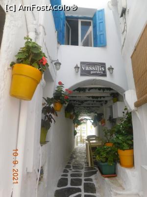 [P16] La pas prin Old Market, Chora » foto by irinad
 - 
<span class="allrVoted glyphicon glyphicon-heart hidden" id="av1265208"></span>
<a class="m-l-10 hidden" id="sv1265208" onclick="voting_Foto_DelVot(,1265208,19914)" role="button">șterge vot <span class="glyphicon glyphicon-remove"></span></a>
<a id="v91265208" class=" c-red"  onclick="voting_Foto_SetVot(1265208)" role="button"><span class="glyphicon glyphicon-heart-empty"></span> <b>LIKE</b> = Votează poza</a> <img class="hidden"  id="f1265208W9" src="/imagini/loader.gif" border="0" /><span class="AjErrMes hidden" id="e1265208ErM"></span>