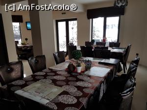 [P04] Sala de servit masa, daca ai ce.  » foto by DOINITA
 - 
<span class="allrVoted glyphicon glyphicon-heart hidden" id="av944774"></span>
<a class="m-l-10 hidden" id="sv944774" onclick="voting_Foto_DelVot(,944774,19929)" role="button">șterge vot <span class="glyphicon glyphicon-remove"></span></a>
<a id="v9944774" class=" c-red"  onclick="voting_Foto_SetVot(944774)" role="button"><span class="glyphicon glyphicon-heart-empty"></span> <b>LIKE</b> = Votează poza</a> <img class="hidden"  id="f944774W9" src="/imagini/loader.gif" border="0" /><span class="AjErrMes hidden" id="e944774ErM"></span>