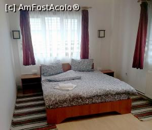 [P08] Pat matrimonial, camera situata la etaj » foto by ctc
 - 
<span class="allrVoted glyphicon glyphicon-heart hidden" id="av1148109"></span>
<a class="m-l-10 hidden" id="sv1148109" onclick="voting_Foto_DelVot(,1148109,19935)" role="button">șterge vot <span class="glyphicon glyphicon-remove"></span></a>
<a id="v91148109" class=" c-red"  onclick="voting_Foto_SetVot(1148109)" role="button"><span class="glyphicon glyphicon-heart-empty"></span> <b>LIKE</b> = Votează poza</a> <img class="hidden"  id="f1148109W9" src="/imagini/loader.gif" border="0" /><span class="AjErrMes hidden" id="e1148109ErM"></span>