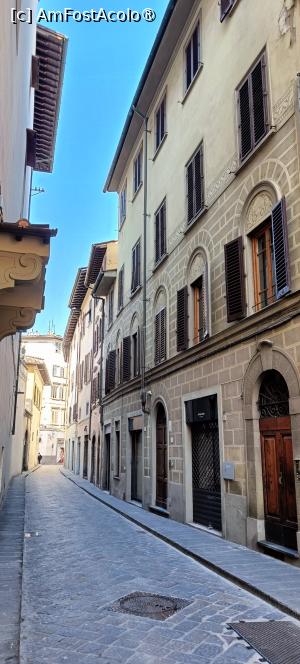 [P01] Străduță în Florența. » foto by tata123 🔱
 - 
<span class="allrVoted glyphicon glyphicon-heart hidden" id="av1480934"></span>
<a class="m-l-10 hidden" id="sv1480934" onclick="voting_Foto_DelVot(,1480934,19950)" role="button">șterge vot <span class="glyphicon glyphicon-remove"></span></a>
<a id="v91480934" class=" c-red"  onclick="voting_Foto_SetVot(1480934)" role="button"><span class="glyphicon glyphicon-heart-empty"></span> <b>LIKE</b> = Votează poza</a> <img class="hidden"  id="f1480934W9" src="/imagini/loader.gif" border="0" /><span class="AjErrMes hidden" id="e1480934ErM"></span>
