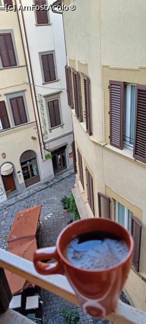 [P18] Cafeluța de dimineață în Firenze. » foto by tata123 🔱
 - 
<span class="allrVoted glyphicon glyphicon-heart hidden" id="av1480951"></span>
<a class="m-l-10 hidden" id="sv1480951" onclick="voting_Foto_DelVot(,1480951,19950)" role="button">șterge vot <span class="glyphicon glyphicon-remove"></span></a>
<a id="v91480951" class=" c-red"  onclick="voting_Foto_SetVot(1480951)" role="button"><span class="glyphicon glyphicon-heart-empty"></span> <b>LIKE</b> = Votează poza</a> <img class="hidden"  id="f1480951W9" src="/imagini/loader.gif" border="0" /><span class="AjErrMes hidden" id="e1480951ErM"></span>