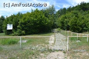 [P04] Intrarea in rezervatie si in stanga panoul pe care scrie cati bani s-au cheltuit din fonduri europene pt acesta » foto by AZE
 - 
<span class="allrVoted glyphicon glyphicon-heart hidden" id="av766246"></span>
<a class="m-l-10 hidden" id="sv766246" onclick="voting_Foto_DelVot(,766246,19962)" role="button">șterge vot <span class="glyphicon glyphicon-remove"></span></a>
<a id="v9766246" class=" c-red"  onclick="voting_Foto_SetVot(766246)" role="button"><span class="glyphicon glyphicon-heart-empty"></span> <b>LIKE</b> = Votează poza</a> <img class="hidden"  id="f766246W9" src="/imagini/loader.gif" border="0" /><span class="AjErrMes hidden" id="e766246ErM"></span>