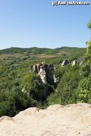 [P20] ”Călugării” văzuți de sus din micul loc de observație panoramică.  » foto by Utube
 - 
<span class="allrVoted glyphicon glyphicon-heart hidden" id="av374915"></span>
<a class="m-l-10 hidden" id="sv374915" onclick="voting_Foto_DelVot(,374915,19962)" role="button">șterge vot <span class="glyphicon glyphicon-remove"></span></a>
<a id="v9374915" class=" c-red"  onclick="voting_Foto_SetVot(374915)" role="button"><span class="glyphicon glyphicon-heart-empty"></span> <b>LIKE</b> = Votează poza</a> <img class="hidden"  id="f374915W9" src="/imagini/loader.gif" border="0" /><span class="AjErrMes hidden" id="e374915ErM"></span>