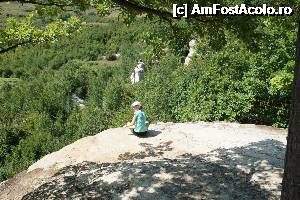 [P32] Loc de odihnă și vedere panoramică. Destul de riscant pentru că peretele este foarte abrupt.  » foto by Utube
 - 
<span class="allrVoted glyphicon glyphicon-heart hidden" id="av374927"></span>
<a class="m-l-10 hidden" id="sv374927" onclick="voting_Foto_DelVot(,374927,19962)" role="button">șterge vot <span class="glyphicon glyphicon-remove"></span></a>
<a id="v9374927" class=" c-red"  onclick="voting_Foto_SetVot(374927)" role="button"><span class="glyphicon glyphicon-heart-empty"></span> <b>LIKE</b> = Votează poza</a> <img class="hidden"  id="f374927W9" src="/imagini/loader.gif" border="0" /><span class="AjErrMes hidden" id="e374927ErM"></span>