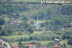[P40] Biserica din sat.  » foto by Utube
 - 
<span class="allrVoted glyphicon glyphicon-heart hidden" id="av374935"></span>
<a class="m-l-10 hidden" id="sv374935" onclick="voting_Foto_DelVot(,374935,19962)" role="button">șterge vot <span class="glyphicon glyphicon-remove"></span></a>
<a id="v9374935" class=" c-red"  onclick="voting_Foto_SetVot(374935)" role="button"><span class="glyphicon glyphicon-heart-empty"></span> <b>LIKE</b> = Votează poza</a> <img class="hidden"  id="f374935W9" src="/imagini/loader.gif" border="0" /><span class="AjErrMes hidden" id="e374935ErM"></span>
