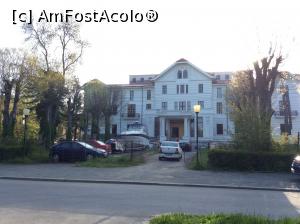 [P46] Eforie Sud - Hotel Parc in reamenajare si chiar cu un iaht in parcare. Nu stim care ii va fi insa destinatia (hotelului)  » foto by mishu
 - 
<span class="allrVoted glyphicon glyphicon-heart hidden" id="av850750"></span>
<a class="m-l-10 hidden" id="sv850750" onclick="voting_Foto_DelVot(,850750,19965)" role="button">șterge vot <span class="glyphicon glyphicon-remove"></span></a>
<a id="v9850750" class=" c-red"  onclick="voting_Foto_SetVot(850750)" role="button"><span class="glyphicon glyphicon-heart-empty"></span> <b>LIKE</b> = Votează poza</a> <img class="hidden"  id="f850750W9" src="/imagini/loader.gif" border="0" /><span class="AjErrMes hidden" id="e850750ErM"></span>