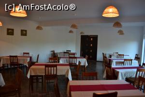 [P20] Sala de mese (mesele se pot rearanja la cerere)  » foto by AZE
 - 
<span class="allrVoted glyphicon glyphicon-heart hidden" id="av741240"></span>
<a class="m-l-10 hidden" id="sv741240" onclick="voting_Foto_DelVot(,741240,19969)" role="button">șterge vot <span class="glyphicon glyphicon-remove"></span></a>
<a id="v9741240" class=" c-red"  onclick="voting_Foto_SetVot(741240)" role="button"><span class="glyphicon glyphicon-heart-empty"></span> <b>LIKE</b> = Votează poza</a> <img class="hidden"  id="f741240W9" src="/imagini/loader.gif" border="0" /><span class="AjErrMes hidden" id="e741240ErM"></span>