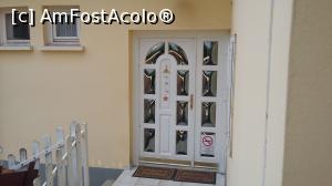 [P06] Uşa de intrare la etajul I al pensiunii Hullam Szallo din Kecskemet, Ungaria.  » foto by traian.leuca †
 - 
<span class="allrVoted glyphicon glyphicon-heart hidden" id="av716072"></span>
<a class="m-l-10 hidden" id="sv716072" onclick="voting_Foto_DelVot(,716072,19970)" role="button">șterge vot <span class="glyphicon glyphicon-remove"></span></a>
<a id="v9716072" class=" c-red"  onclick="voting_Foto_SetVot(716072)" role="button"><span class="glyphicon glyphicon-heart-empty"></span> <b>LIKE</b> = Votează poza</a> <img class="hidden"  id="f716072W9" src="/imagini/loader.gif" border="0" /><span class="AjErrMes hidden" id="e716072ErM"></span>
